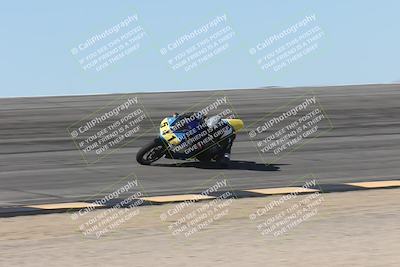 media/Oct-13-2025-Moto Forza (Mon) [[a66d839500]]/3-B Group/Session 2 (Bowl)/